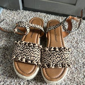 Size 6 platform shoes